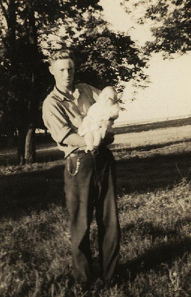 Robert Anderson Abney holding his oldest daughter, Virginia "Gini" Abney