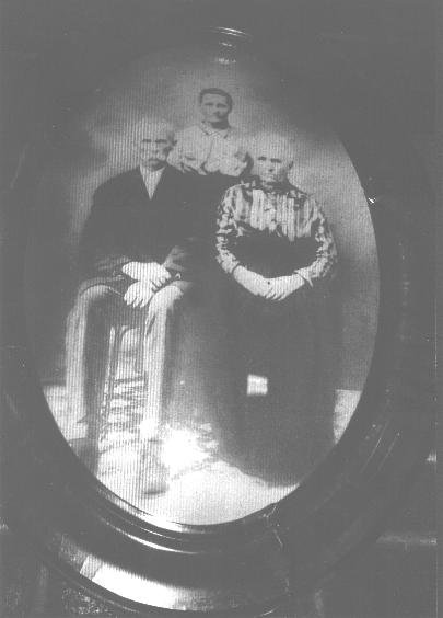 John & Lavada Ray Babb with Elizabeth Babb Richardson