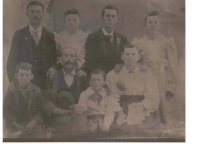 Achilles & Armina (Witt) Barnes with children: John Wesley, Mary, Everett, Ann Delitha, Claude and either Burton or Albert.