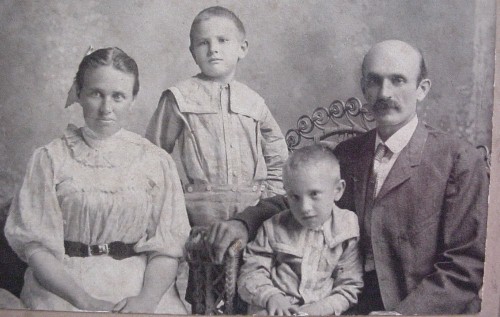 Thomas, Vina (Cook) Boian & Family