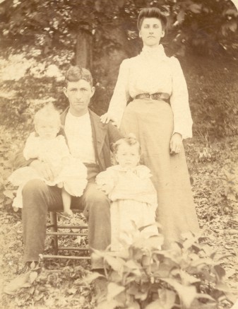 James A. & Lillie Mae (Samples) Estes with children Larrence & Hulie