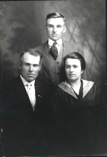 William R.(1880-1923), Roy (1896-1970) and Angie B. (1884-?). Children of John Wesley Garrett and Mary Ellen Dalton.