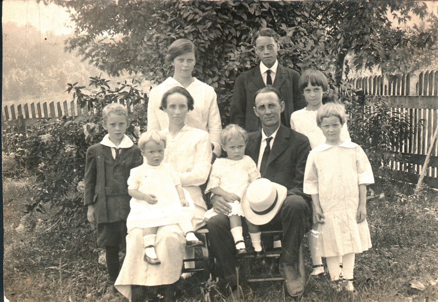 Family of Frank and Clara (Masters) Gould