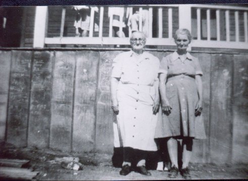 Lucy (Warner) Newton & Nettie (Newton) Durbin