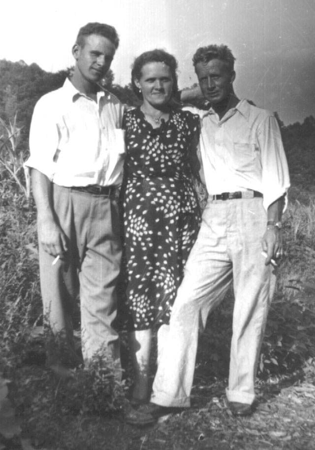 Sammy Reece (s/o John and Susan Ellar (Horn) Reece), Elfra Geneva (Stacy) Reece, Ray Reece (s/o Charles Reece and Elfra Geneva (Stacy) Reece)