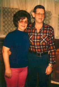Robert "Bob" Calvin & Anna Lou (Reece) Miller. Anna was the d/o Charles and Elfra Geneva (Stacey) Reece. Bob was the son of Thomas and Dovie May (Shephard) Miller. Anna died May 5, 1997 and Bob died Sept. 12th, 2003.