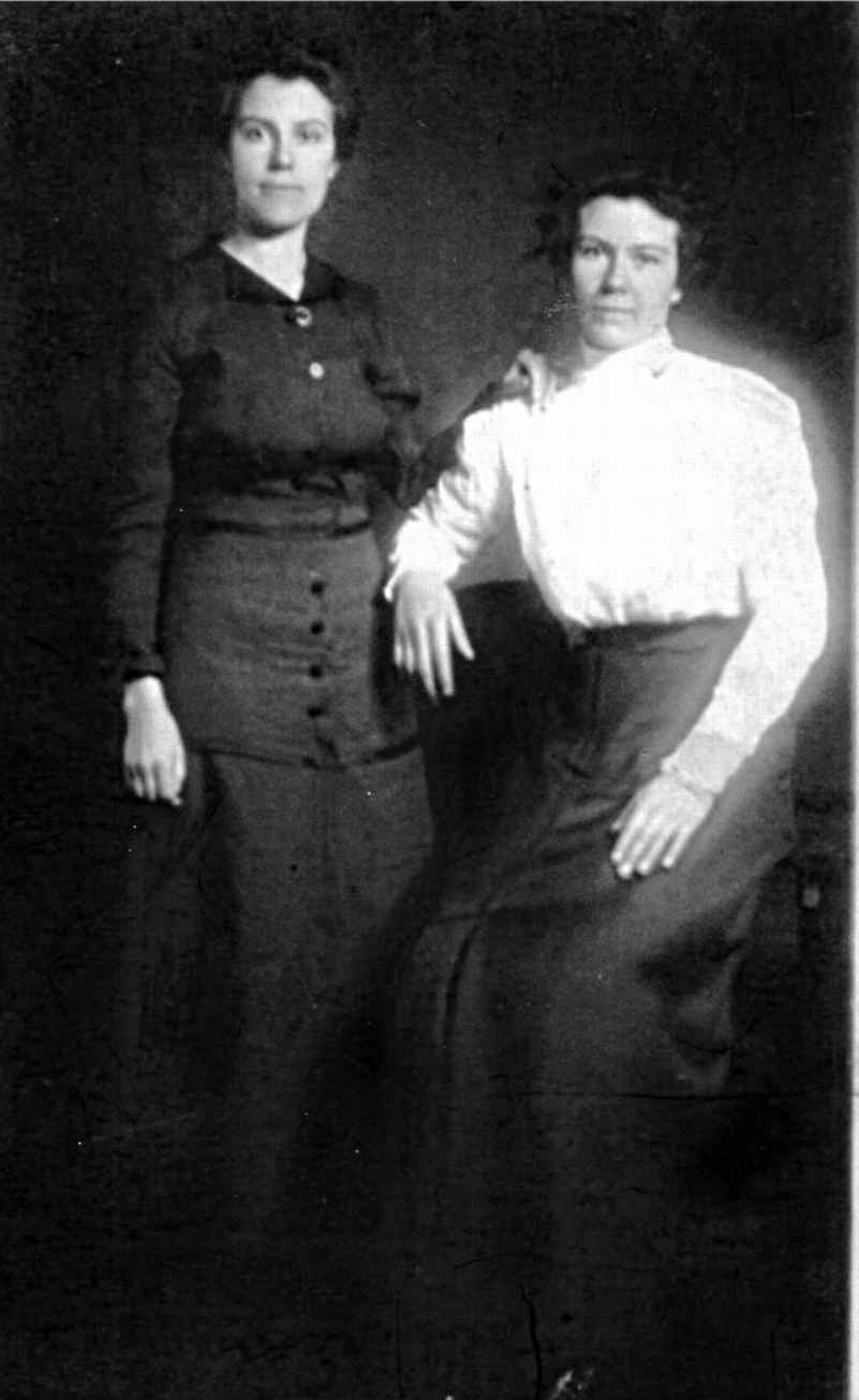 Nancy Ann (Reed) McIntosh and her sister America Jane (Reed) Larrison.