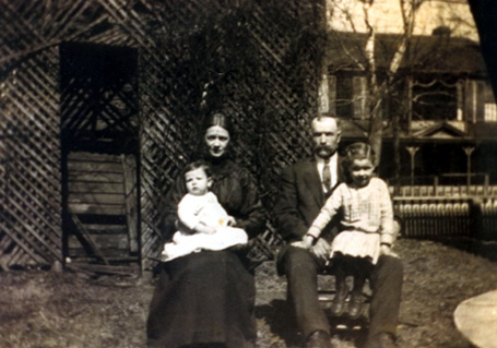 Jesse & Almeda (Congleton) Richardson with children Adolph & Fannie Blanch