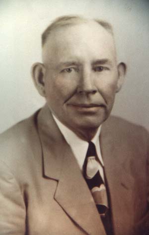 Obert B. Richardson (1893-1952), s/o Andrew Jackson Richardson and Martha Jane Kelly. A graduate of Berea College in 1920, he taught in the Madison, Ky. schools before coming to Hamilton, OH.