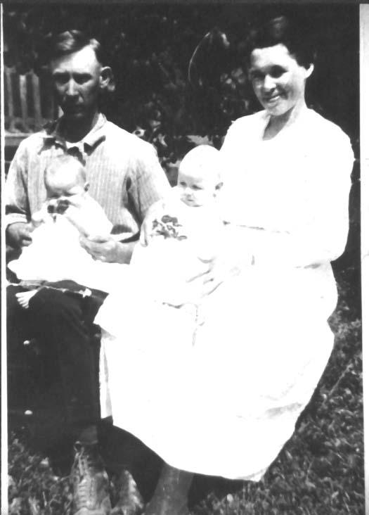 Justus Richardson with his wife, Bertha (Hymer) Richardson and their twins, William Trumer and Justus Jr. Justus (1898-1981), s/o Andrew Jackson Richardson and Martha Jane Kelly; Bertha (1893-1976), d/o William Hymer and Melissa Rose