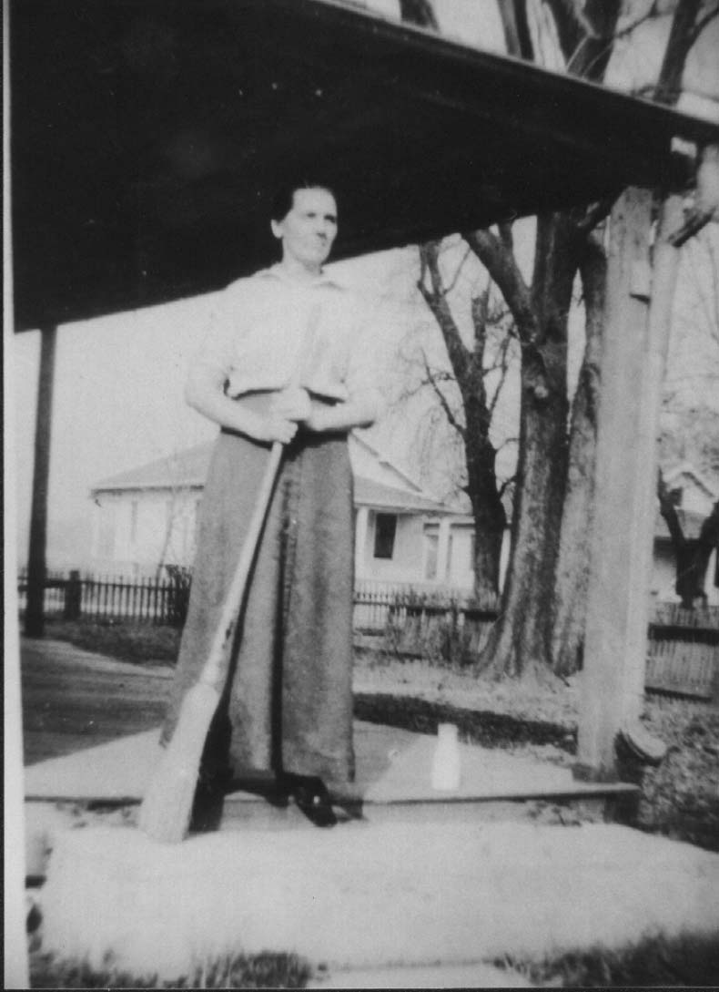 Dovie (Hisle) Robinson (1879-1921), w/o Crate Robinson; d/o Simpson Hisle and Matilda Floyd