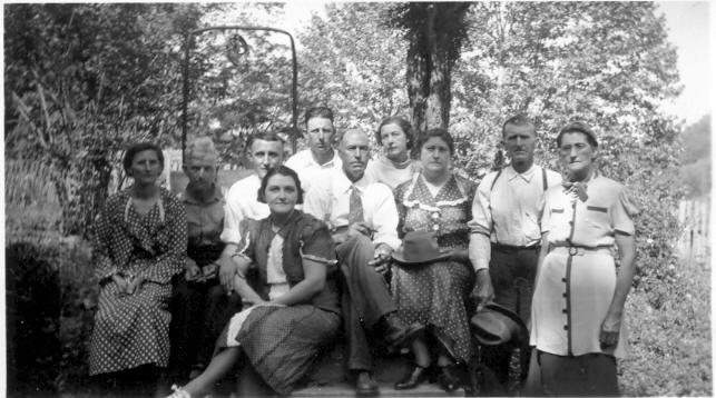 L-to-R: Lillie Mae (Samples) Estes, James A. Estes, Oscar Samples, Emzie (Howell) Samples, Floyd Samples, Clark J. Ashcraft, Zona (Chatman) Samples, Georgia (Samples) Ashcraft, Harry Rogers, Rosa (Samples) Rogers