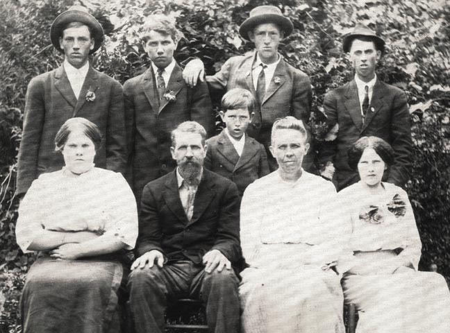 Sally (Stephens) Ware on the left but the other people are unidentified.