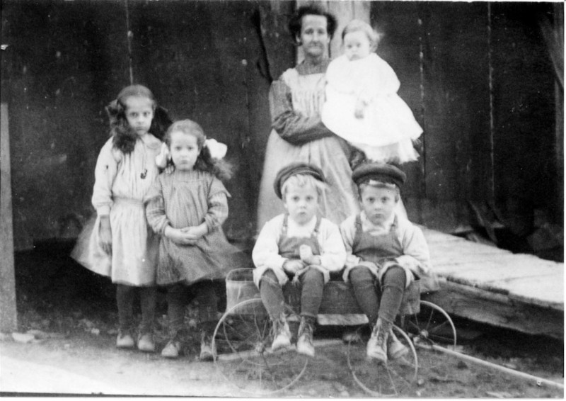 Sarah Walters and her children, father was James Walters