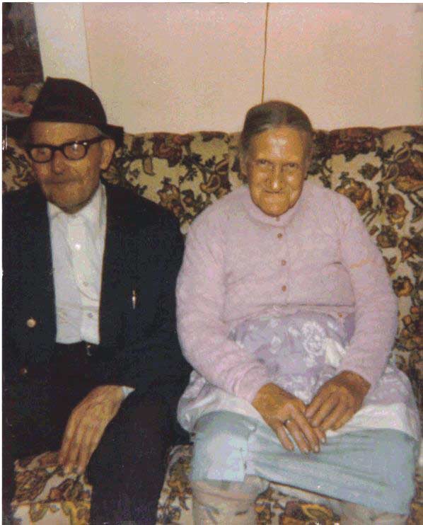 Marion-Kidd-and-Mertie-Kidd-small