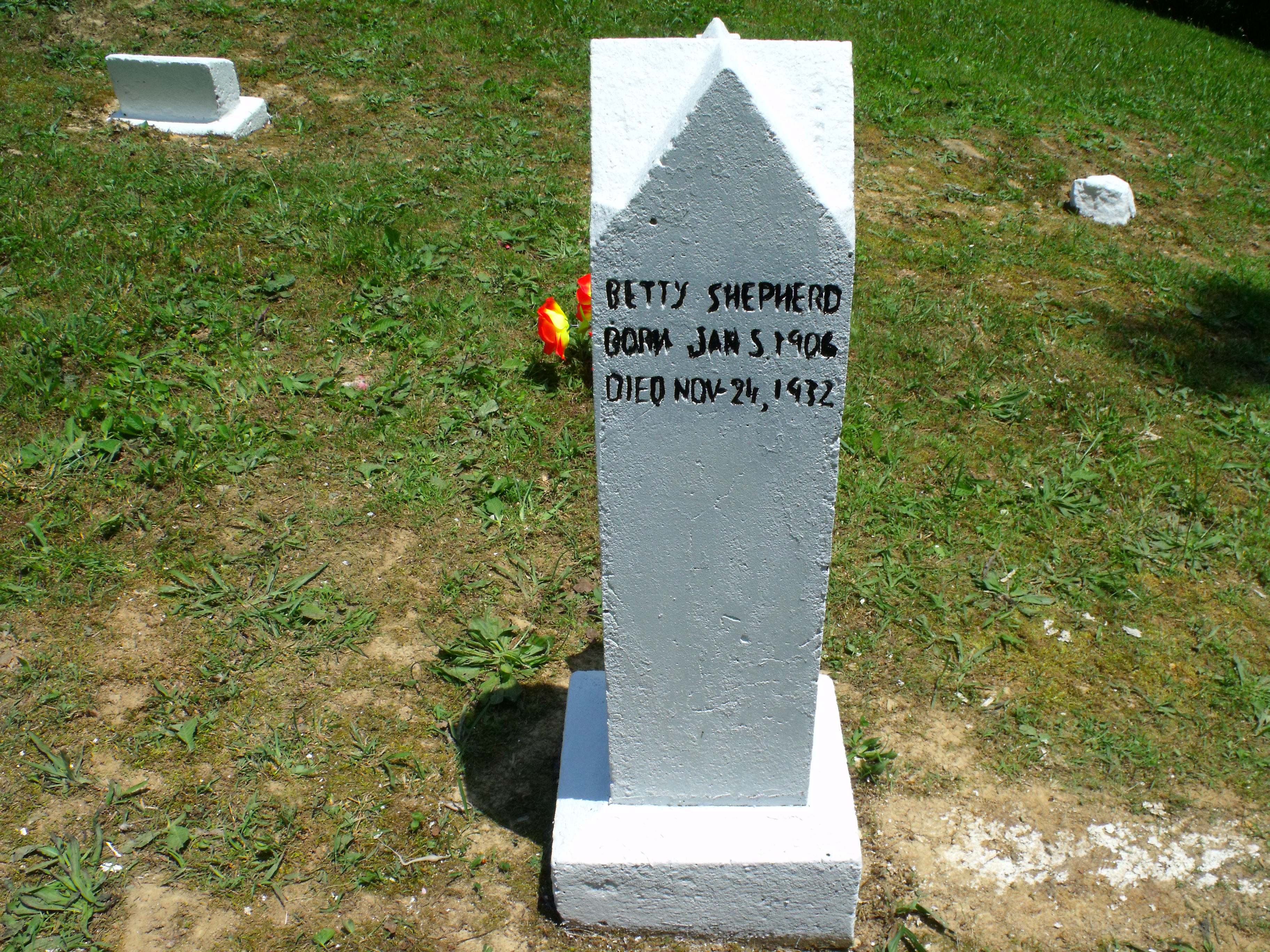 betty-shepherd.jpg (2524249 bytes)